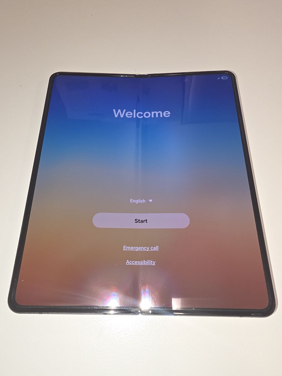 Unlocked - 256GB SAMSUNG FOLD 4 - WORKS GREAT