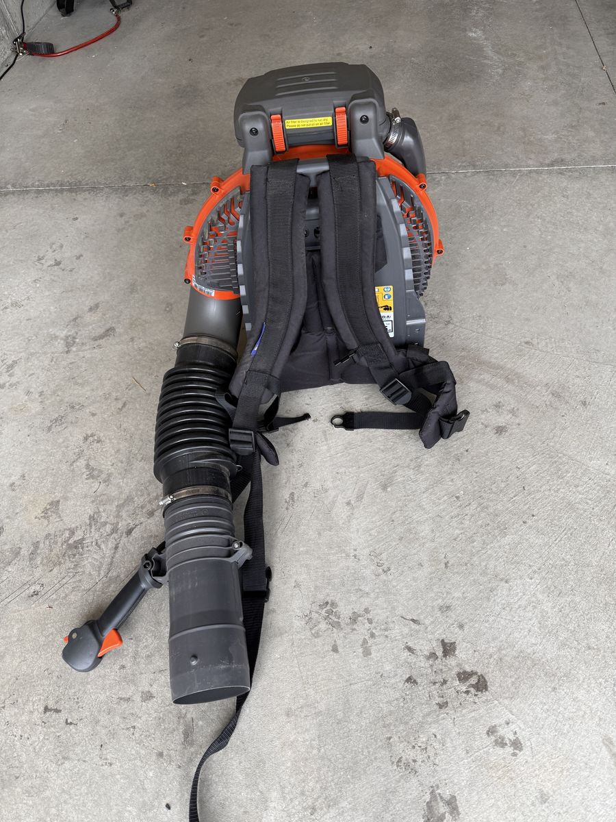 Main image 3