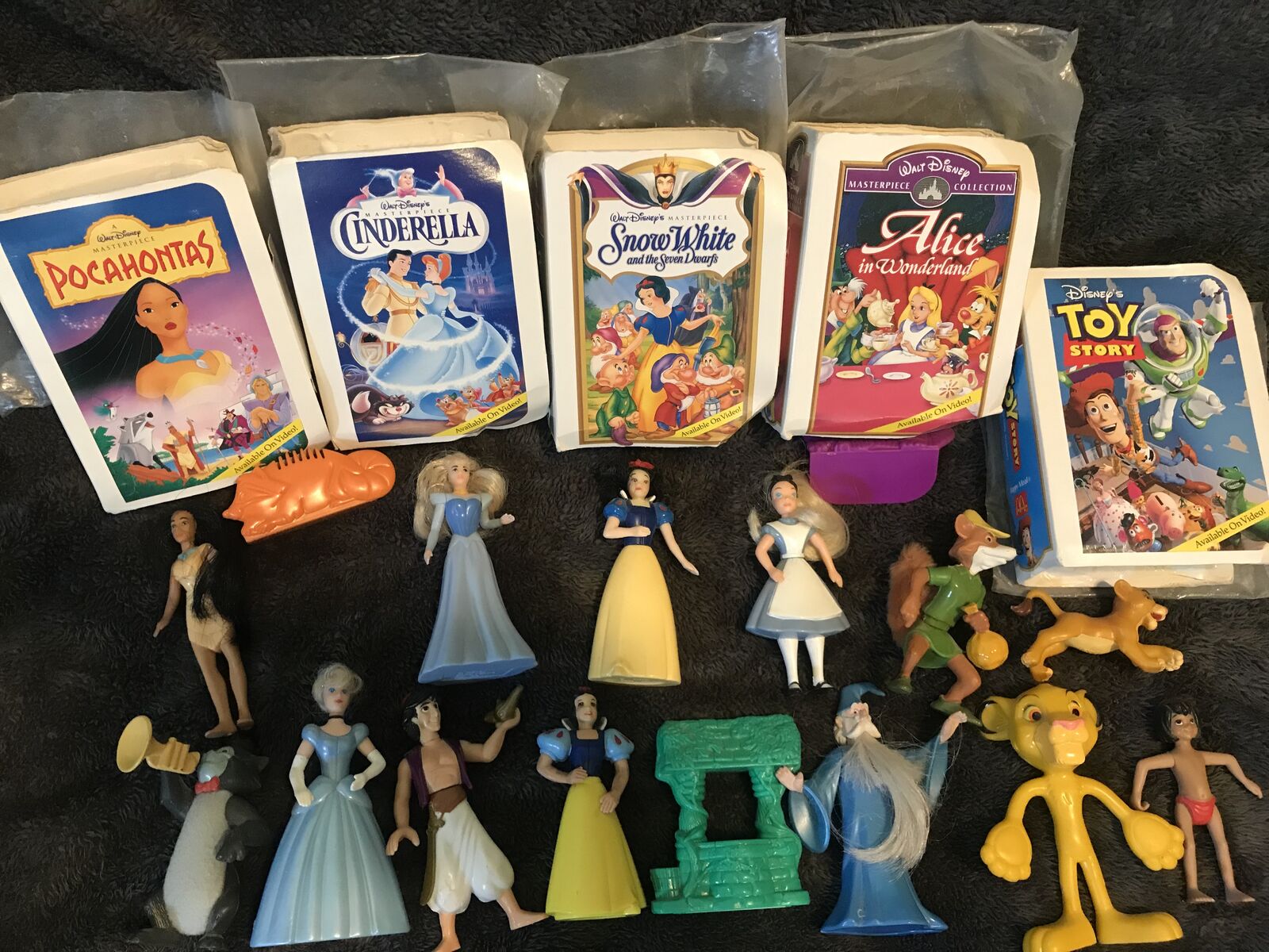 26 Cinderella Snow White Pocahontas Robin Hood Alice McDonald's Happy Meal Toy doll Disney VHS Masterpiece collection Simba