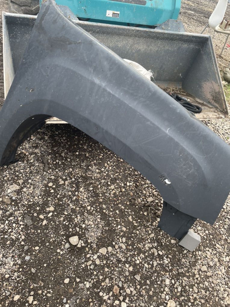 GM SIERA 1500 2007-2014 FRONT FENDER right  SIDE CV9310160-1Roc