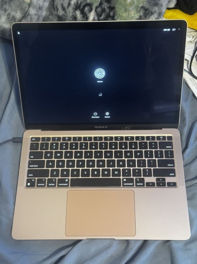 Macbook Air 13inch M1  AS IS Cloud Locked
