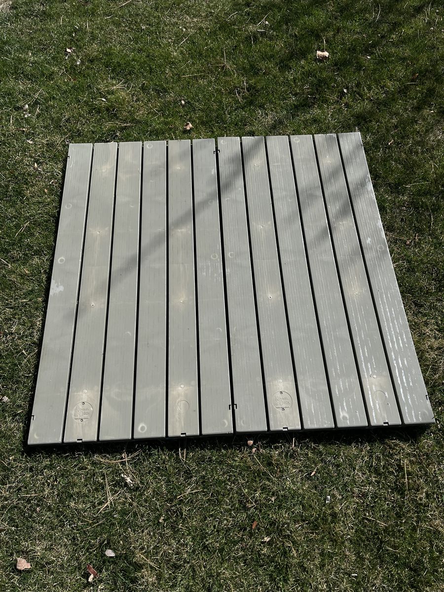 Kennel Deck Brand Deck - 2 pieces for an approximate total of 4.5x4ft