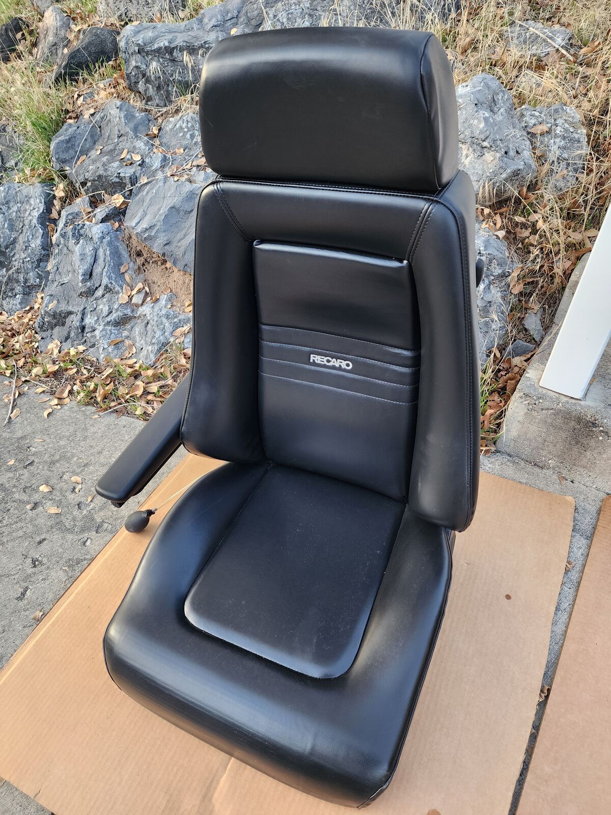 RECARO Specialist M Seat With Arm Rest Armrest Black Leather/Black Leather Driver Side Front