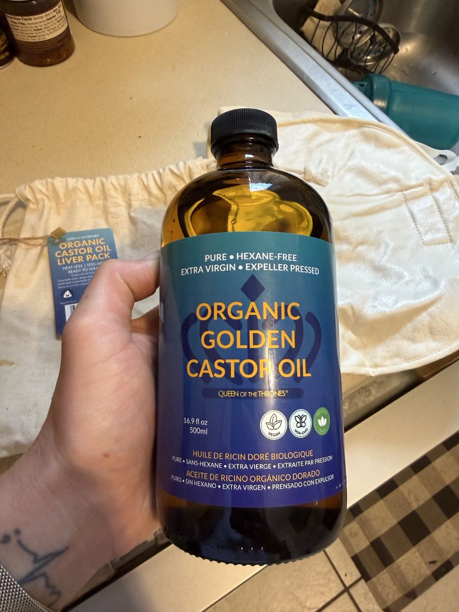 Queen of the Thrones Organic Golden Castor Oil - 16.9 fl oz / 500ml, Hexane-Free, Exp 05/26