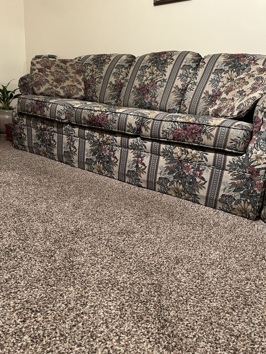 Floral Patterned Fabric Sofa Couch - 3-Seater, Traditional Style, Excellent Condition
