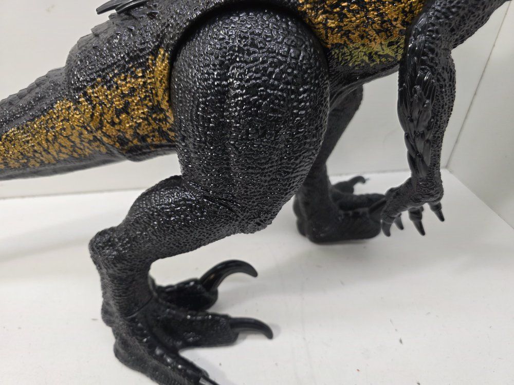 Main image 4