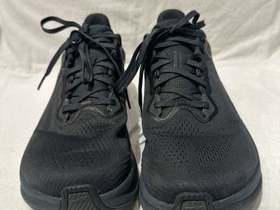 Altra Torin 8 men’s size 10 black Gore-Tex barely used running shoes