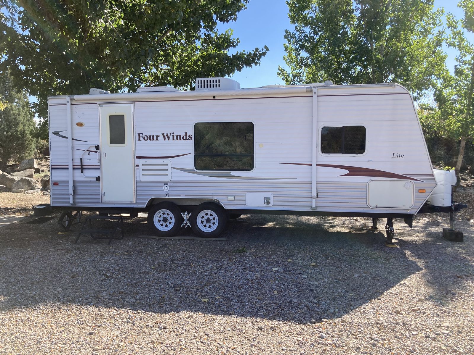 2007 Four Winds 25' Travel Trailer