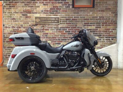 2025 Harley-Davidson FLHTCUTG 2025 Tri Glide Ultra