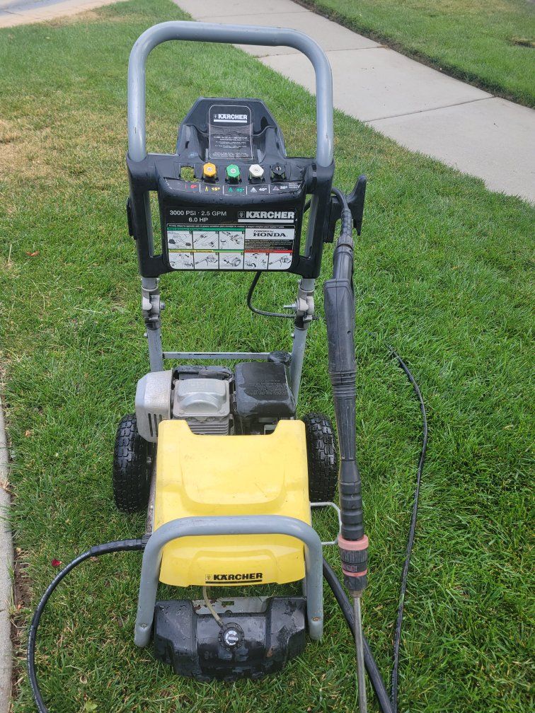 Karcher 3000 PSI 2.5 GPM Pressure Washer Powered by Honda 6.0 HP