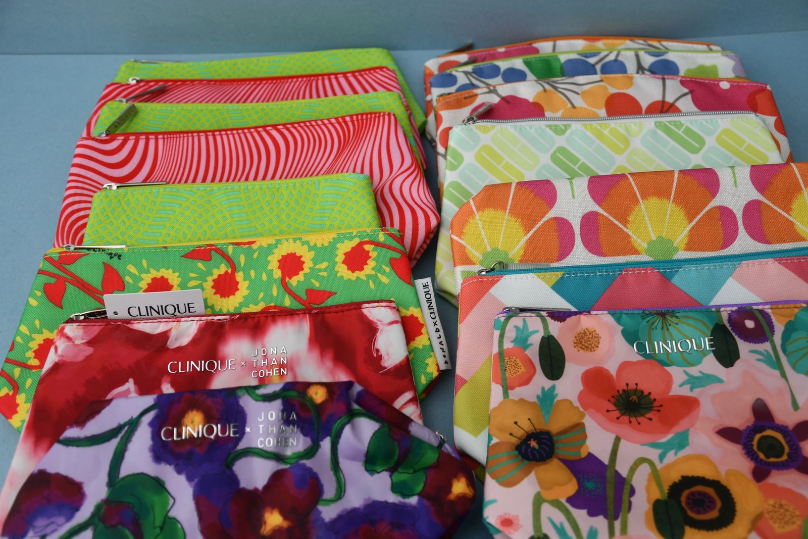 15 NEW CLINIQUE MAKE UP BAGS ~ ZIPPERED TOP ~ TRAVEL, BEACH & HOME ~ NEVER USED ~ ALL for $5