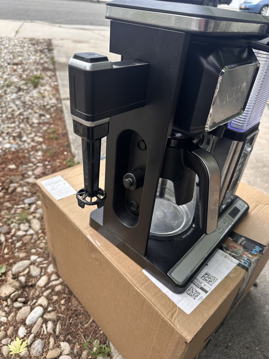 Ninja coffee maker. Firm on price. Pickup only. Cash or Venmo.