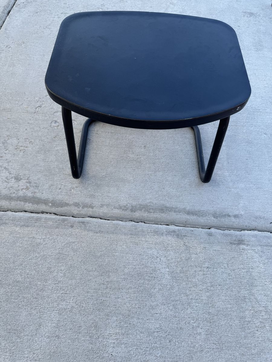 Black Metal Frame Stool Footrest Chair