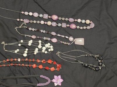 Large Lot of Assorted Fashion Necklaces and Jewelry Pieces