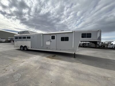 2011 Logan Coach 4 HR Razor LQ