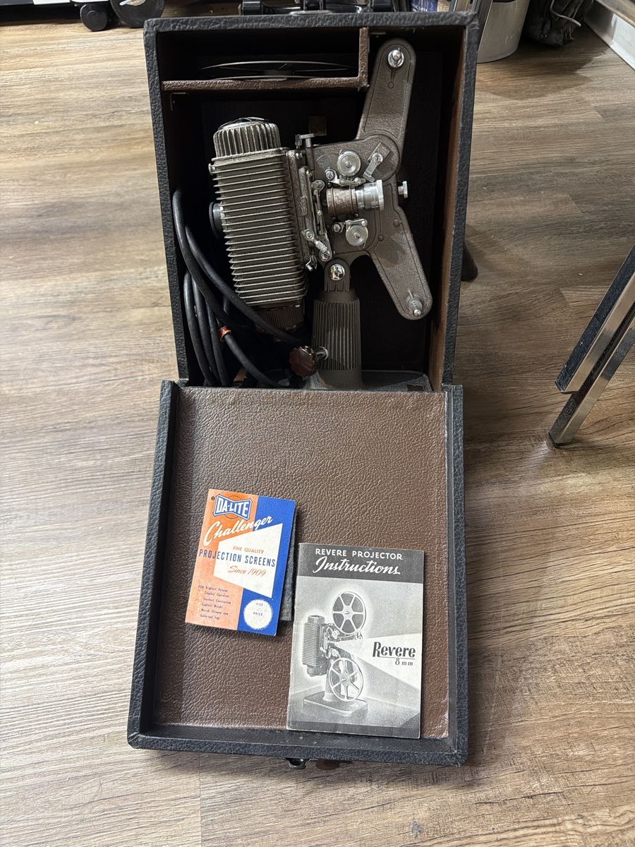Vintage Revere Model 85 8mm Movie Projector with Carrying Case & Manuals