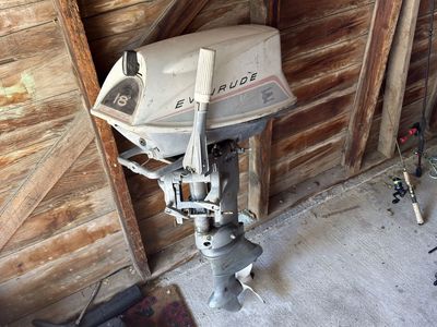 Evinrude 18 HP Outboard Boat Motor - Vintage (Untested)