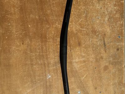Santa Cruz Carbon Handlebar XC 760mm Width 7mm Rise Black Mountain Bike flat bar SCB