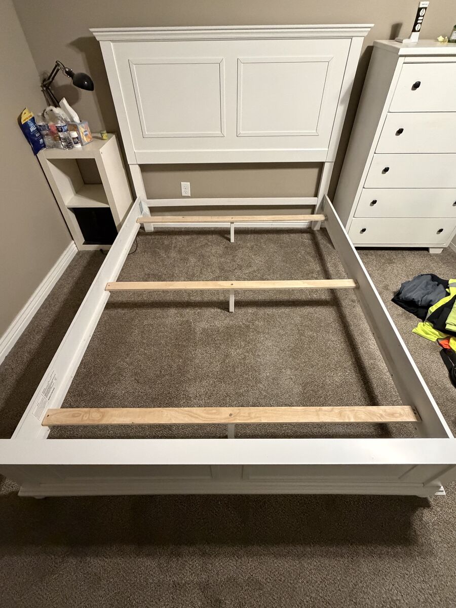 White queen size bed frame