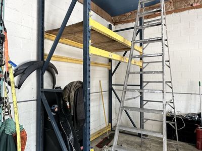 2 pallet racks