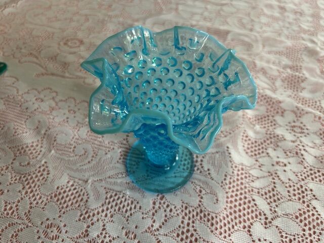 Lovely Vintage AQUA Blue Opalescent Fluted Fan Ruffle Hobnail VASE 5 x 5.5