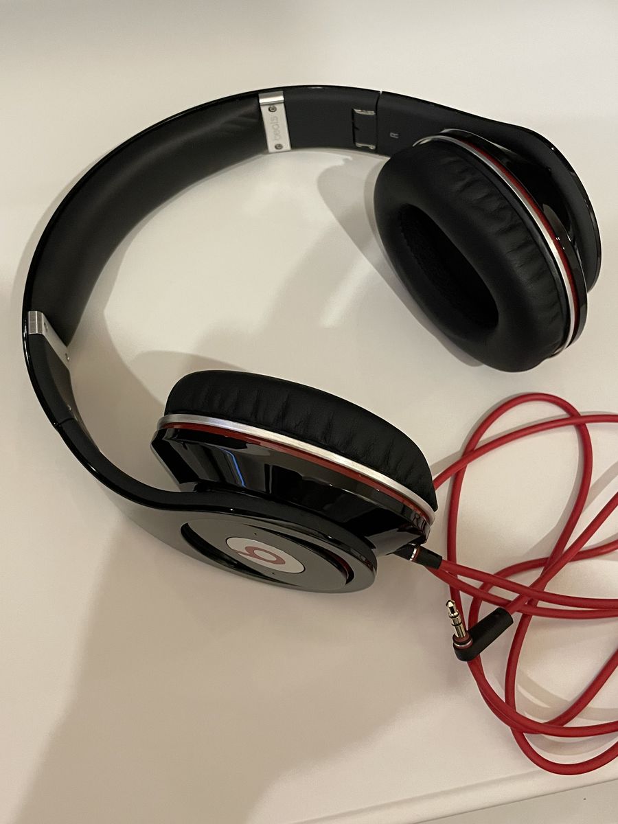 Beats Studio Over-Ear Headphones – Wired – Black/Red