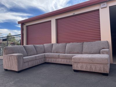 Ashley Ballinasloe 3-Piece Sectional with Chaise Lounge
