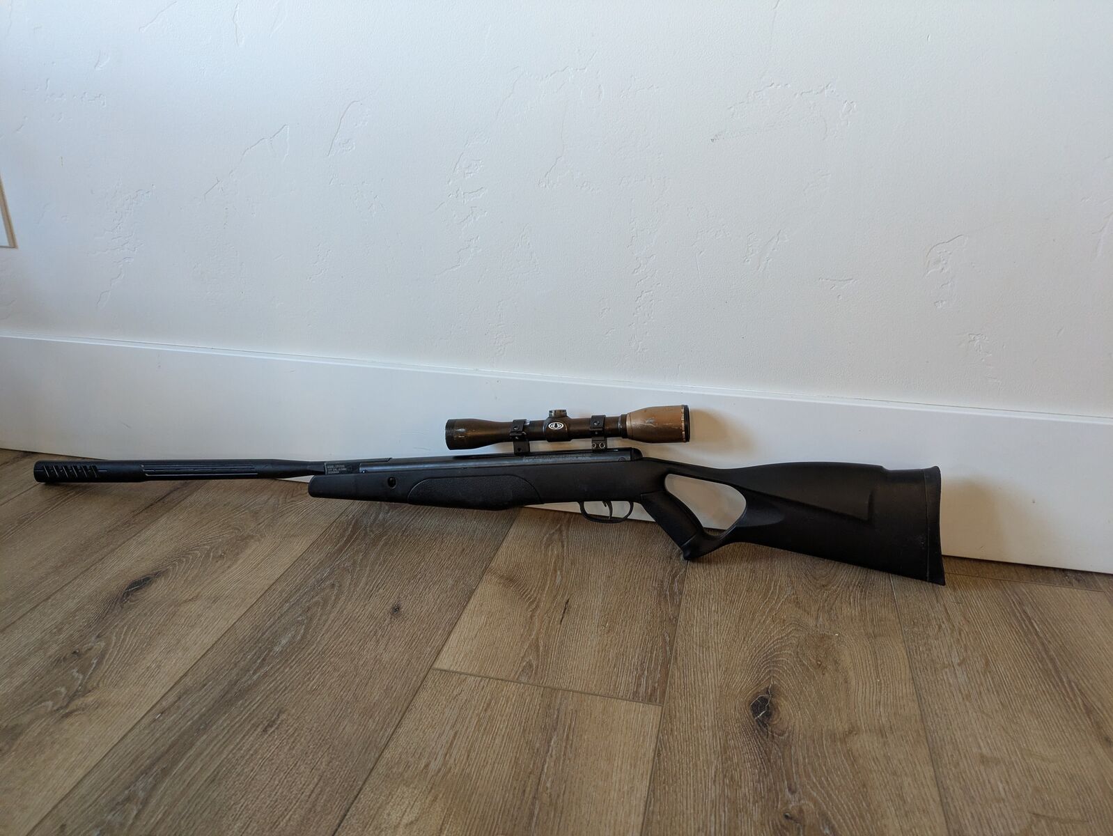 Crossman F4 pellet gun for sale.