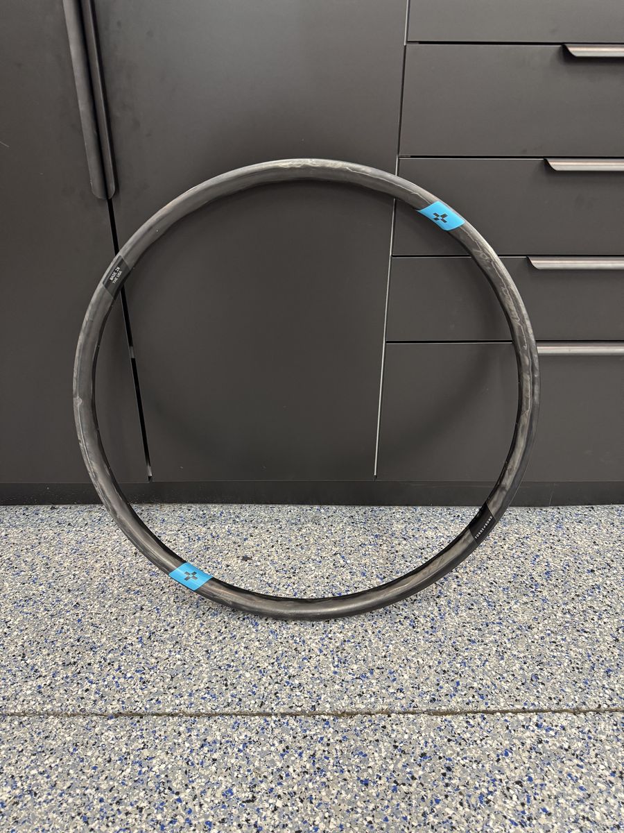 New Forge and Bond carbon rim 32 hole