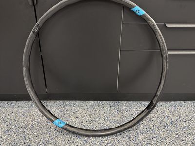 New Forge and Bond carbon rim 32 hole