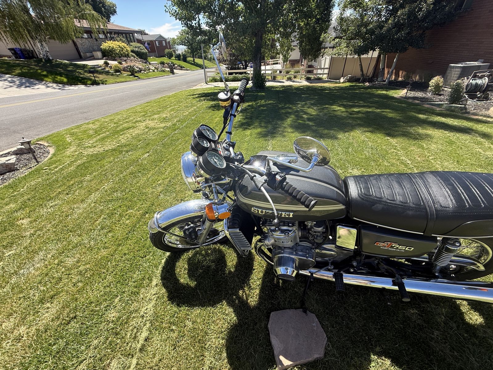 Vintage Suzuki GT750 Water Buffalo Motorcycle - Classic Two-Stroke