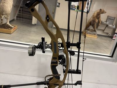 Hoyt RX9