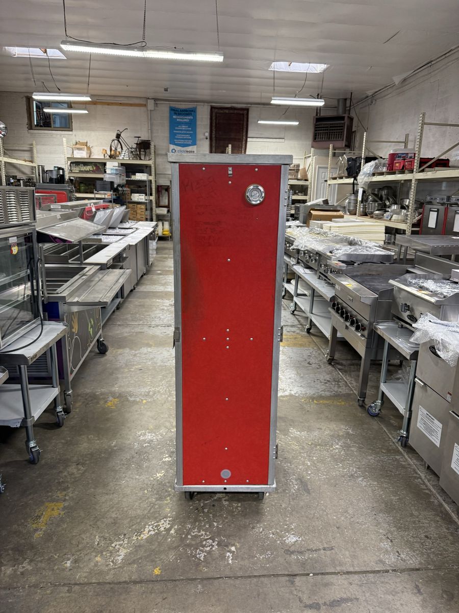 Used  CRES-COR CROWN Food Warmer In Great Working Condition,12o volts