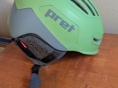 Pret MIPS Ski & Snowboard Helmet - Green- Medium - Like New!