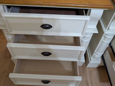 Dresser DRAWERS PENDING PICKUP