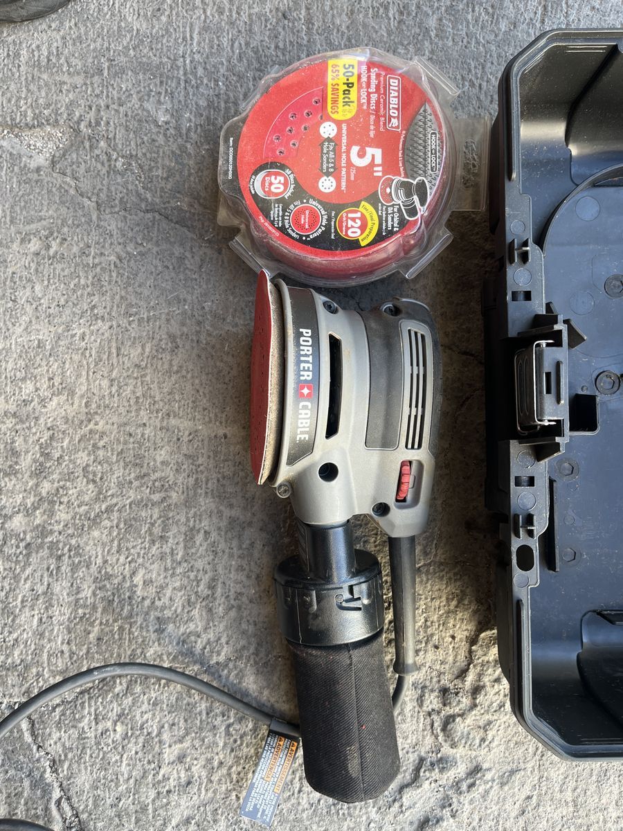 Porter-Cable Model 390 Low Profile Random Orbit Sander.