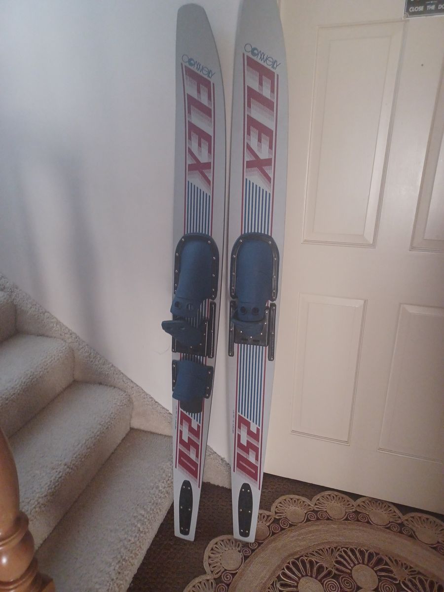 Connelly Flex 250 Water Skis