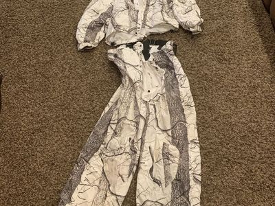 Snow Camo Hunting Jacket and Pants Set Xl
