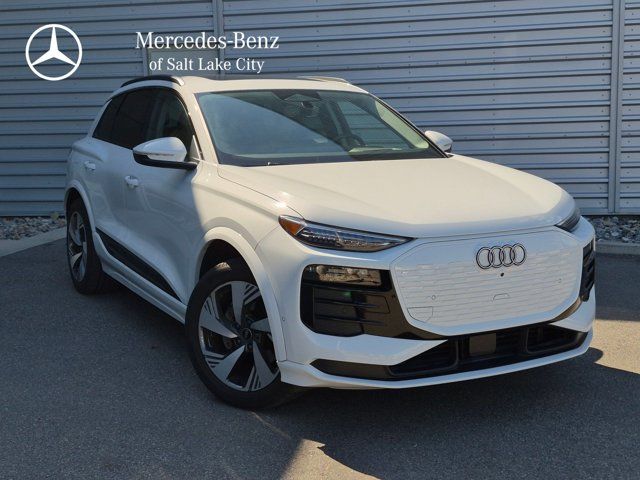 2025 Audi Q6 e-tron quattro Premium Plus