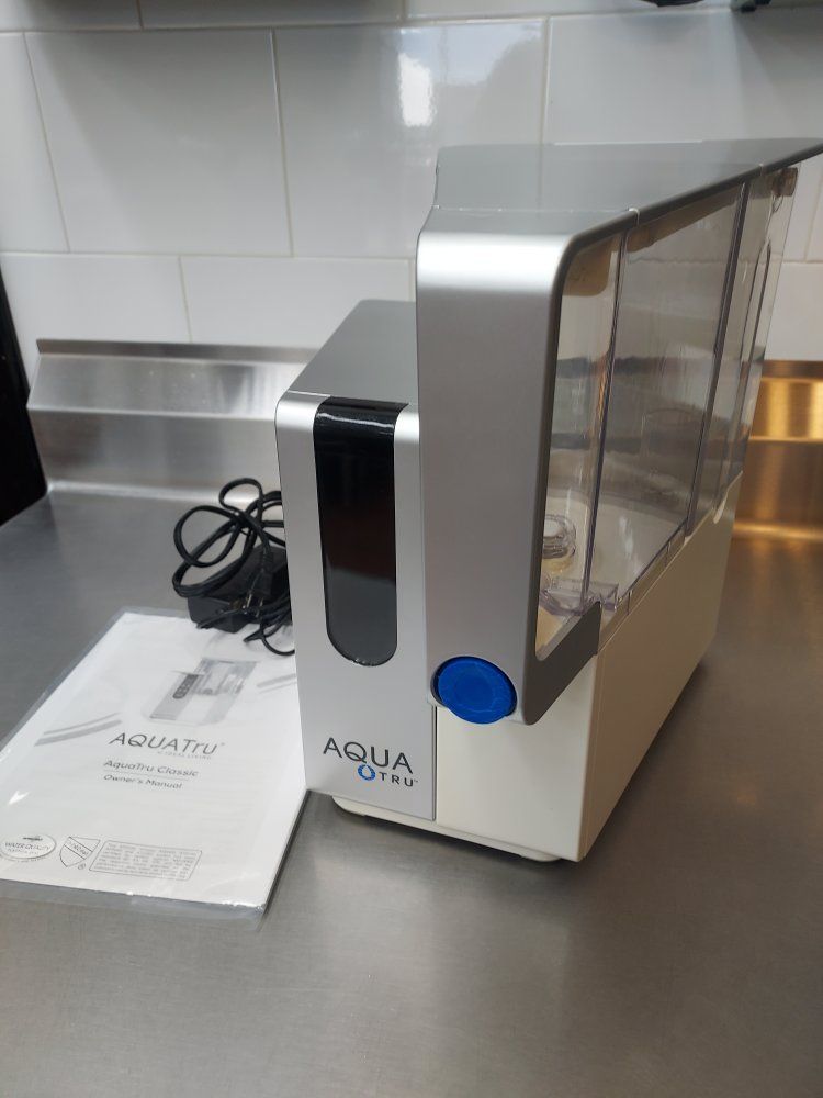AquaTru Classic Countertop Water Purifier – Needs Filters – Works Great