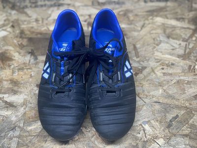 Unisex Soccer Cleats – Size 6 – Excellent Condition