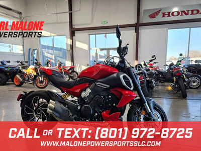 2023 Ducati Diavel V4 Ducati Red