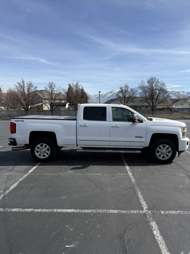2015 Chevrolet Silverado 3500HD High Country