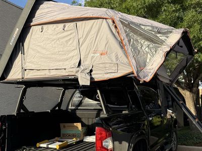 Condor XL rooftop tent with rack
