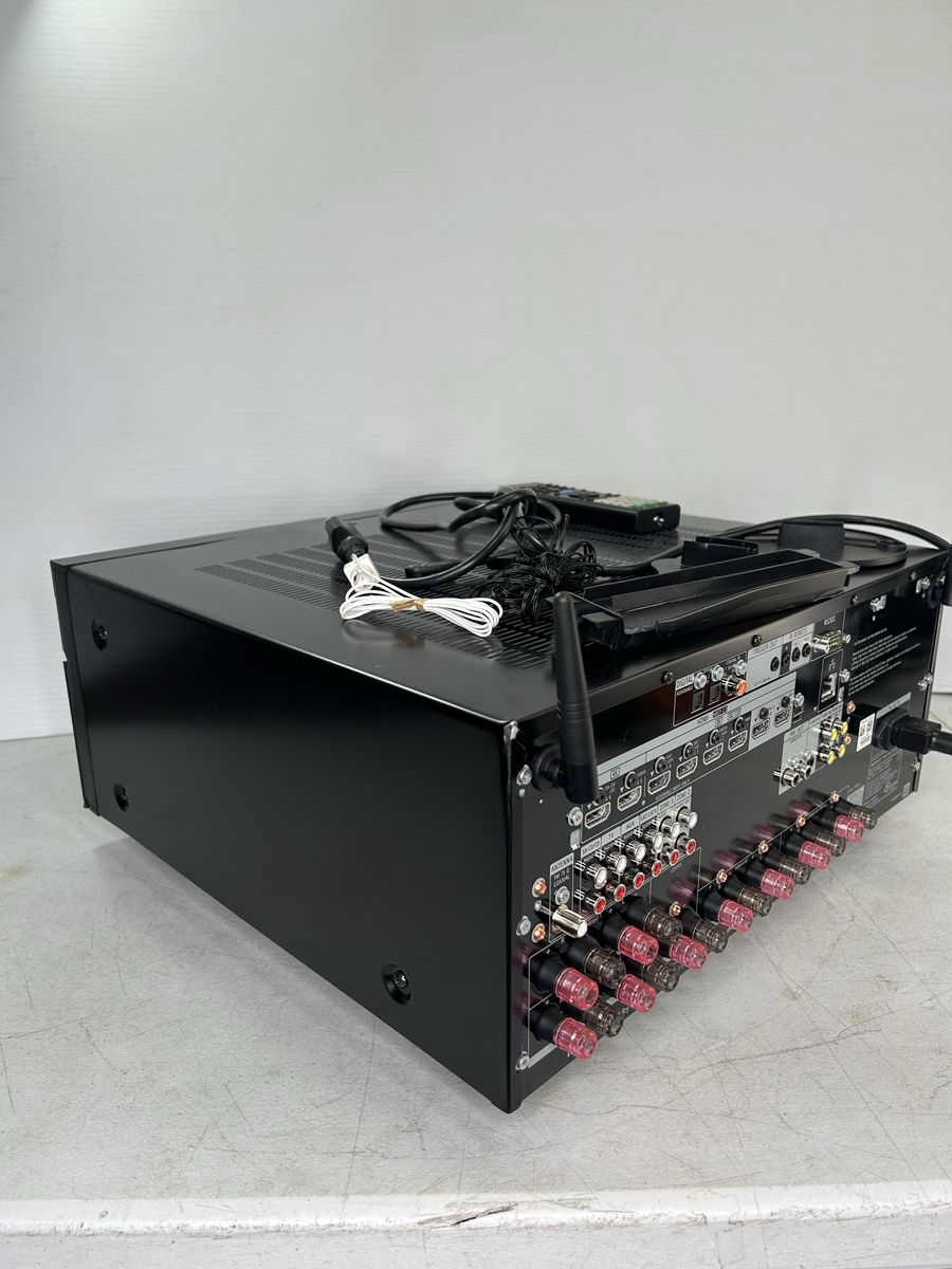 Main image 12