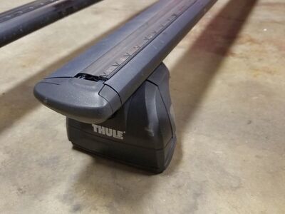 Thule Wing Bar Evo roof rack w/ accessories