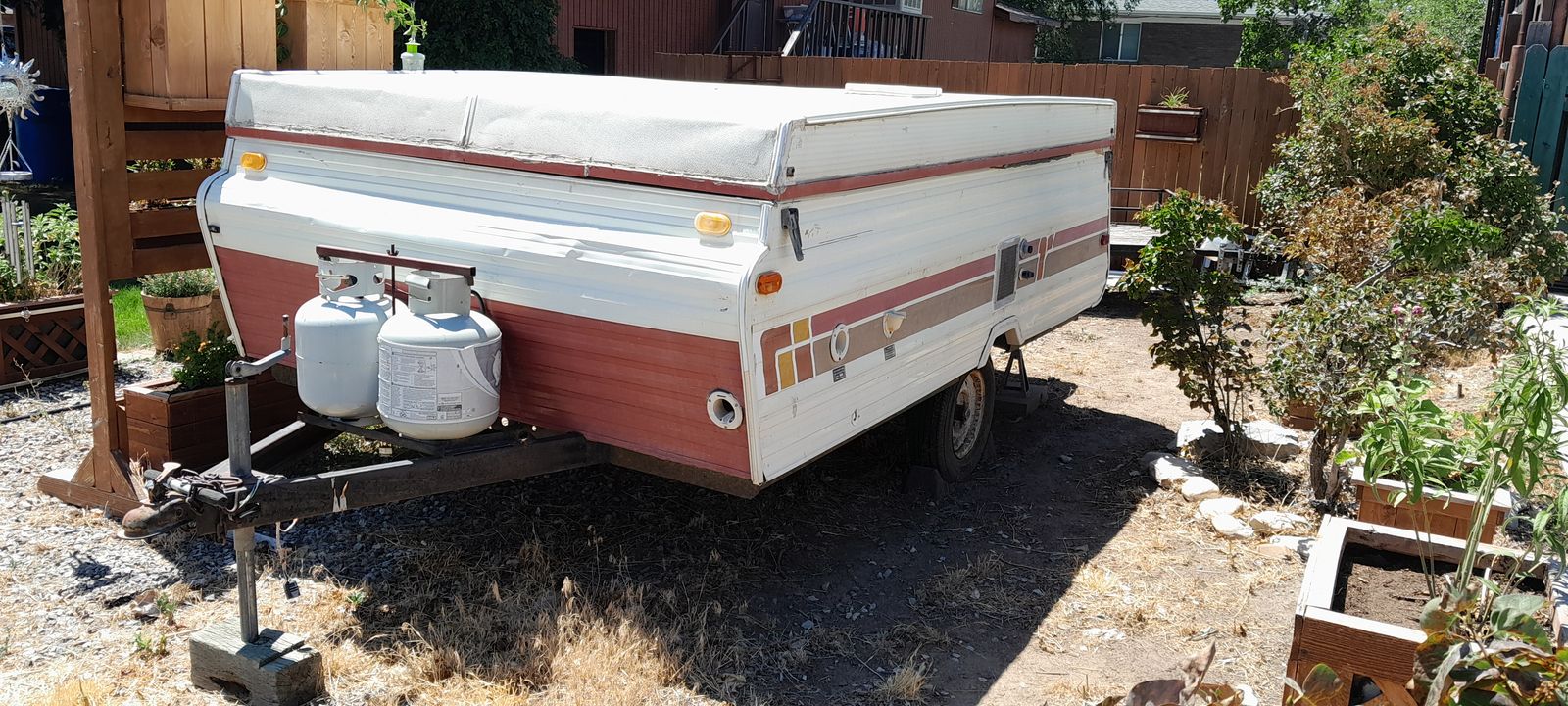 1981 Rockwood Pop-up Camper -- Repairs Needed: a steal for DIYers!