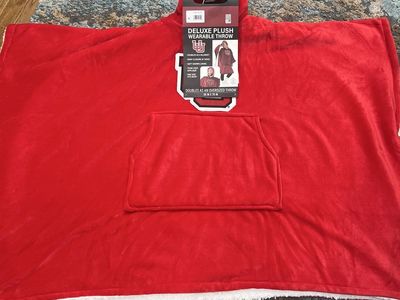 Warm Wearable “U” cape
