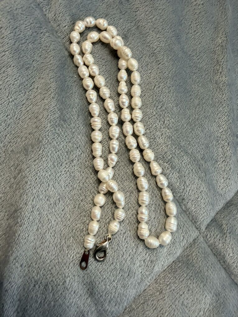 Classic Ivory Pearl Necklac