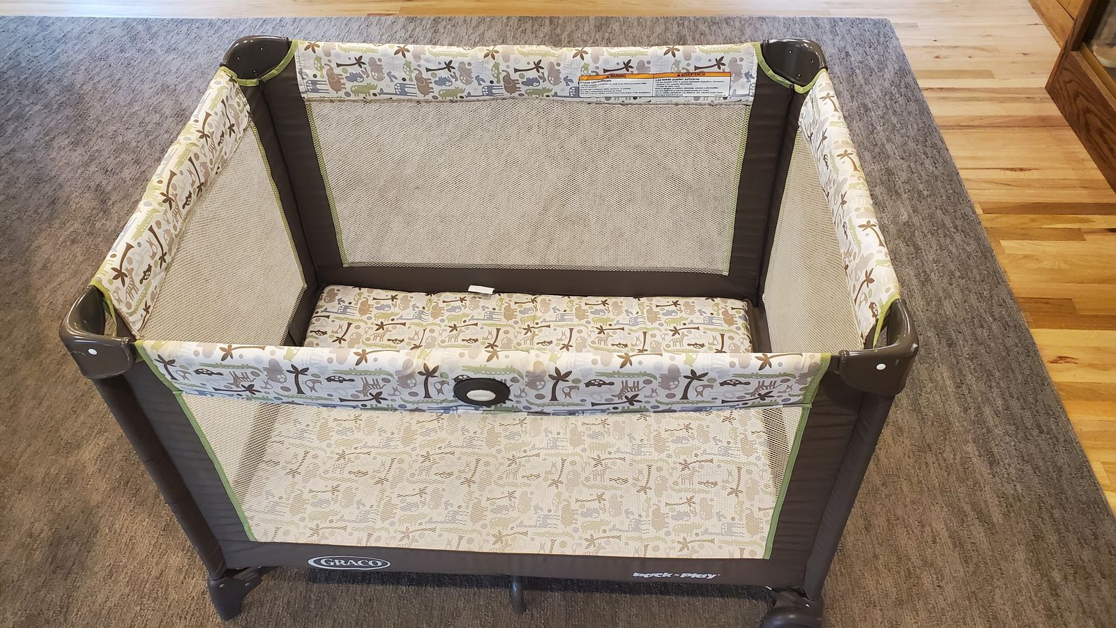 Graco Pack 'n Play portable playard crib
